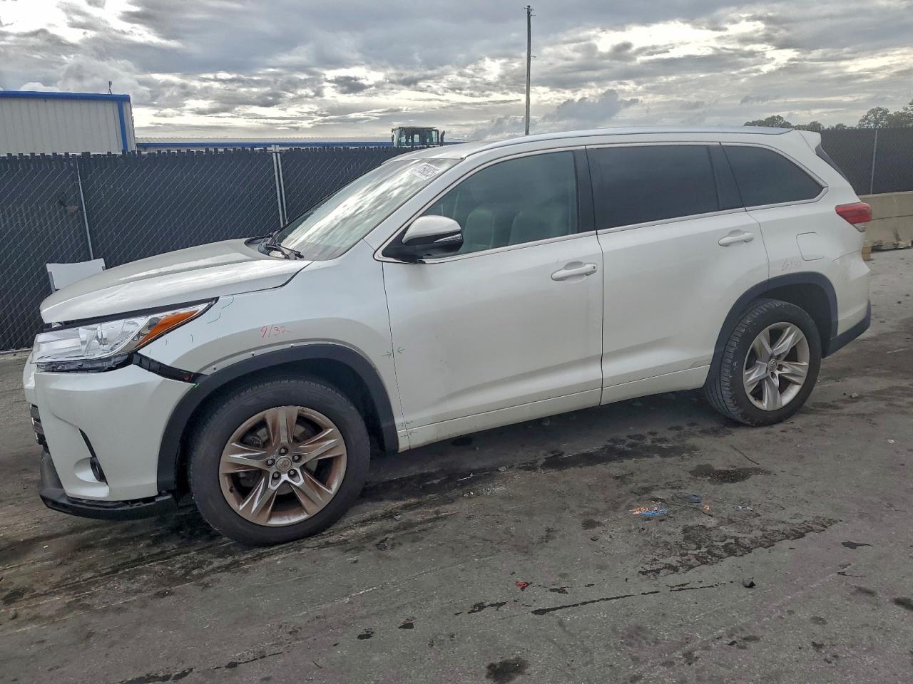 2018 TOYOTA HIGHLANDER