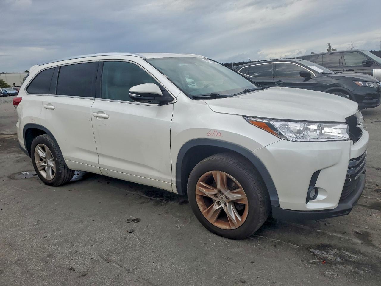 2018 TOYOTA HIGHLANDER LIMITED photo 4