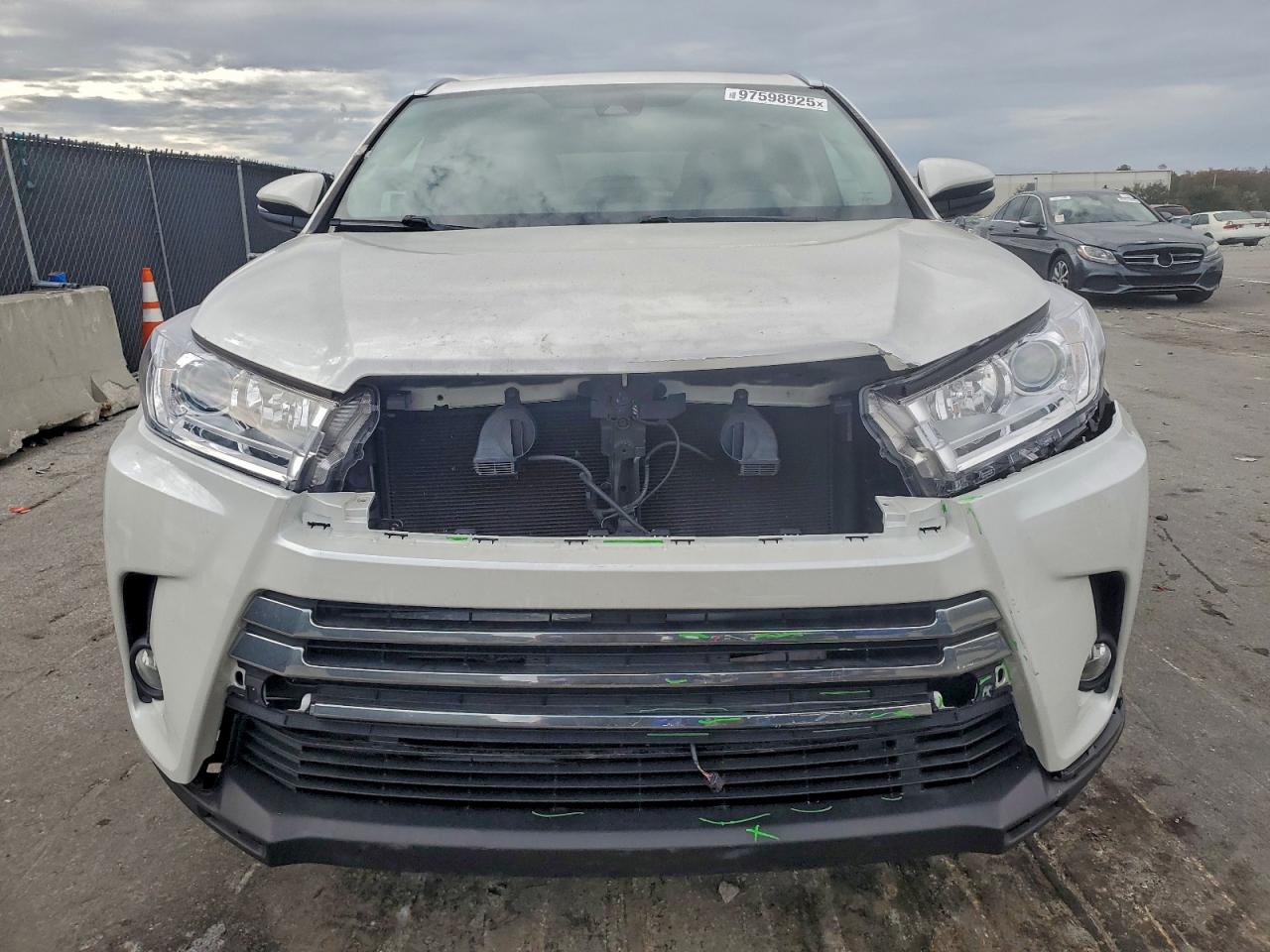 2018 TOYOTA HIGHLANDER LIMITED photo 5
