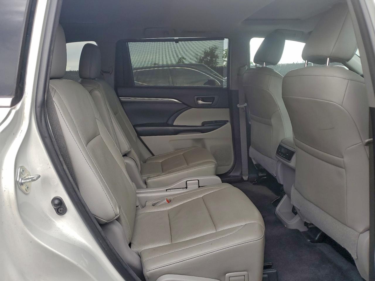 2018 TOYOTA HIGHLANDER LIMITED photo 11