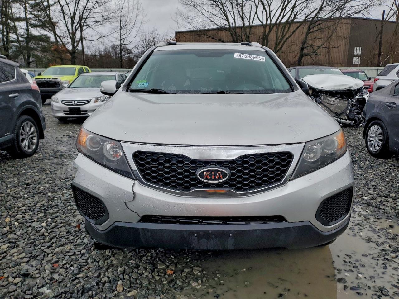 2013 KIA SORENTO LX photo 5
