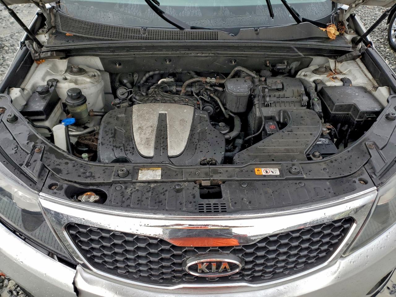 2013 KIA SORENTO LX photo 12