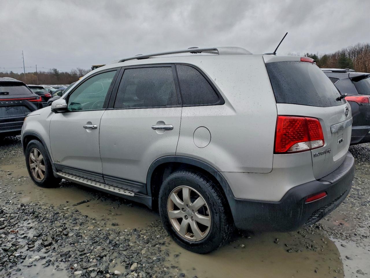 2013 KIA SORENTO LX photo 2