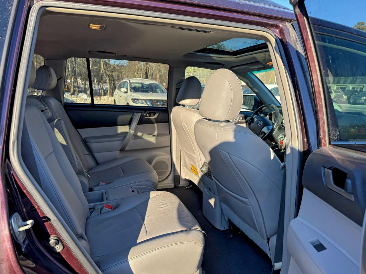 2011 TOYOTA HIGHLANDER BASE photo 6