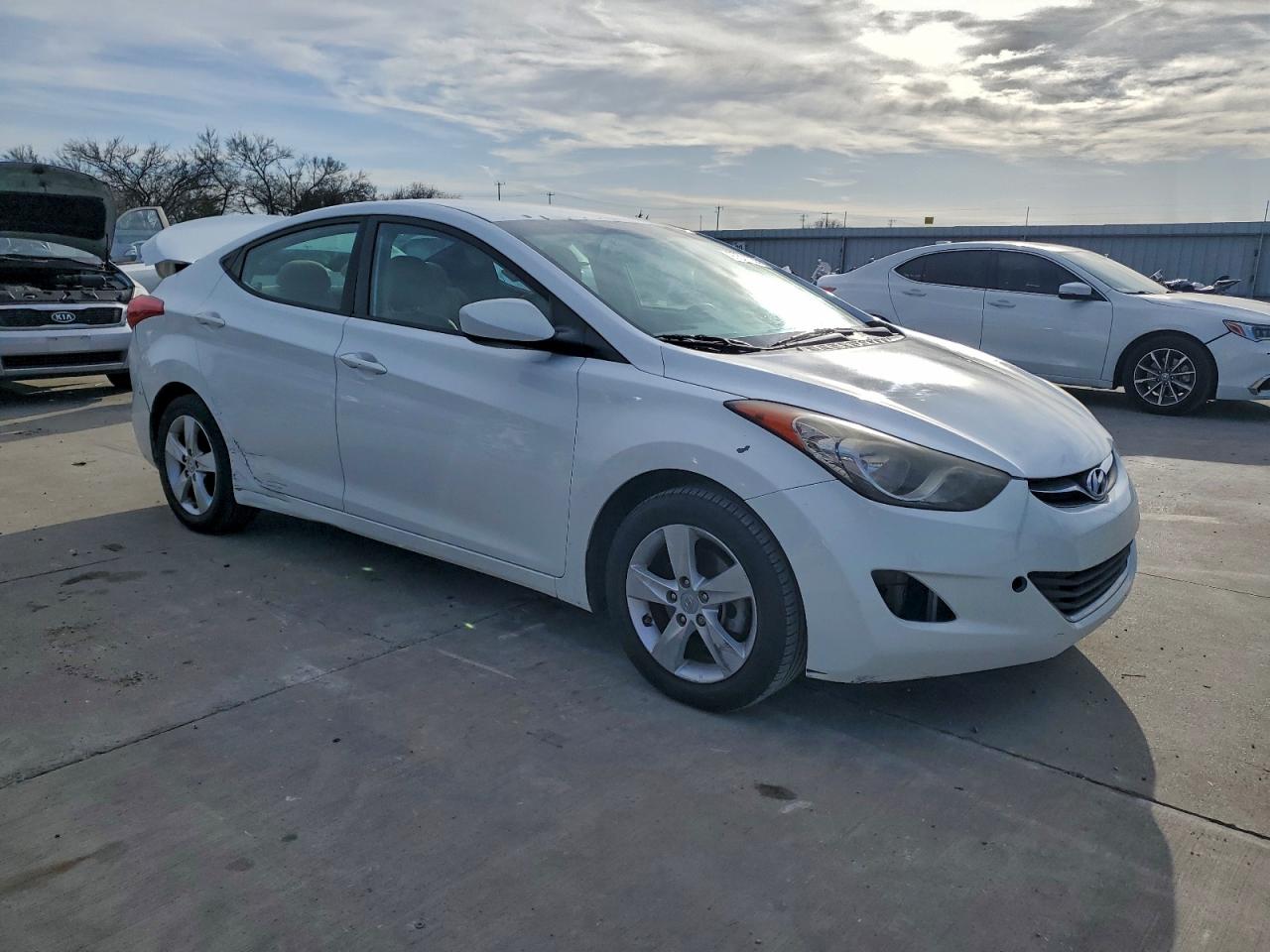 2013 HYUNDAI ELANTRA GLS photo 4