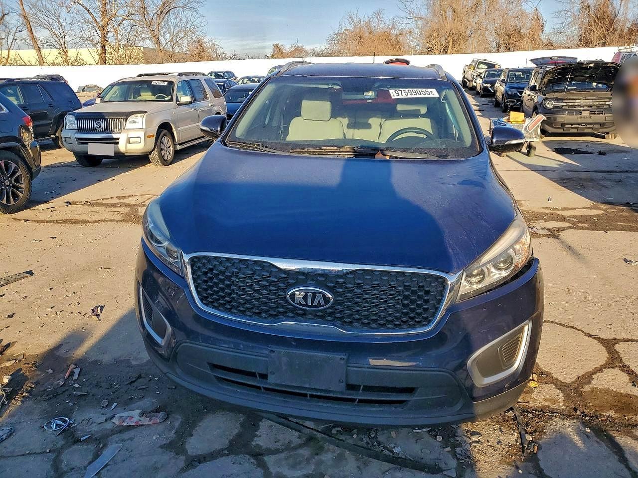 2017 KIA SORENTO LX photo 5