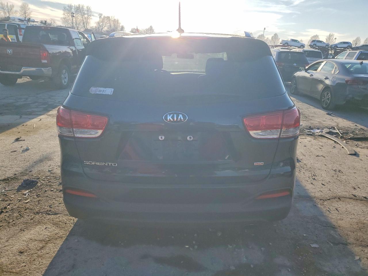 2017 KIA SORENTO LX photo 6