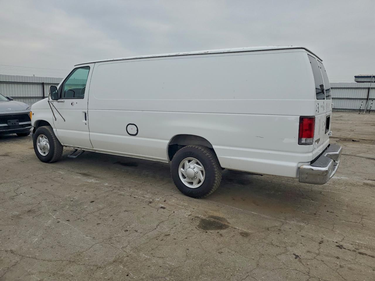 1998 FORD ECONOLINE E350 SUPER DUTY VAN photo 2