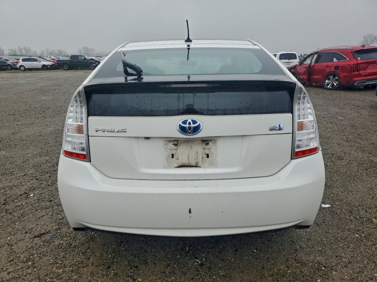 2011 TOYOTA PRIUS photo 6