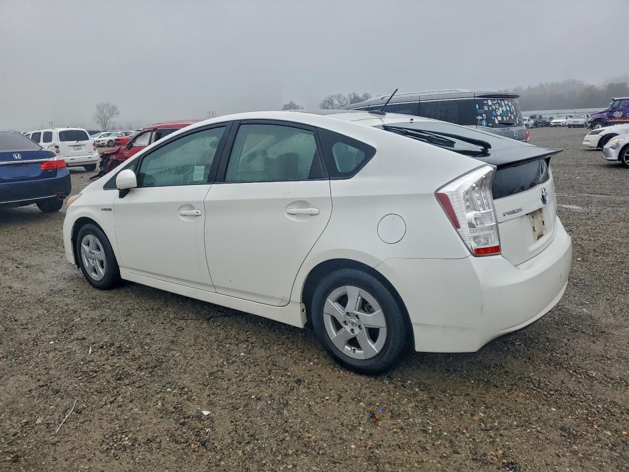 2011 TOYOTA PRIUS photo 2