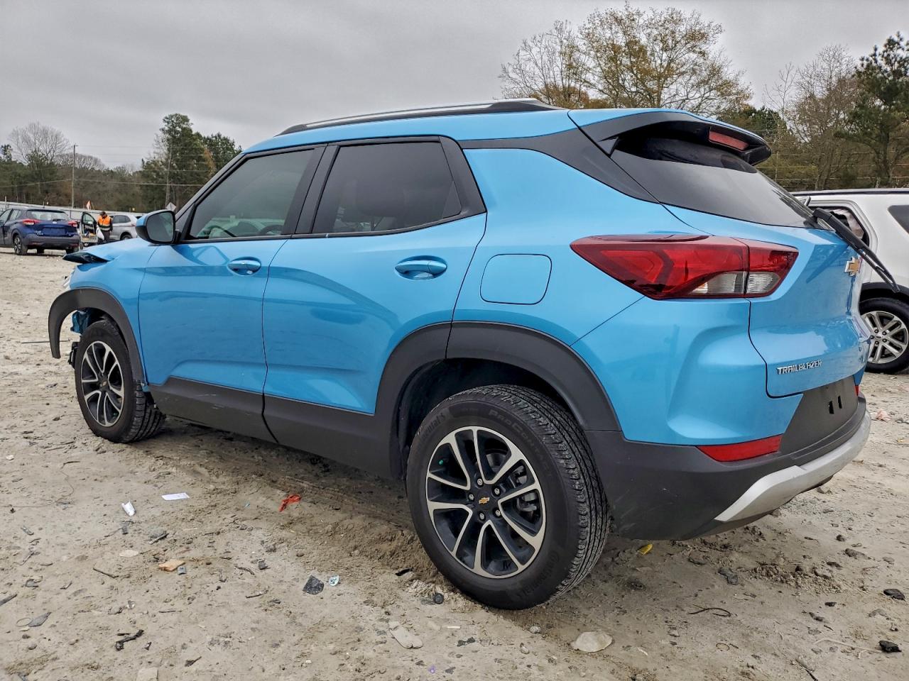 2025 CHEVROLET TRAILBLAZER LT photo 2