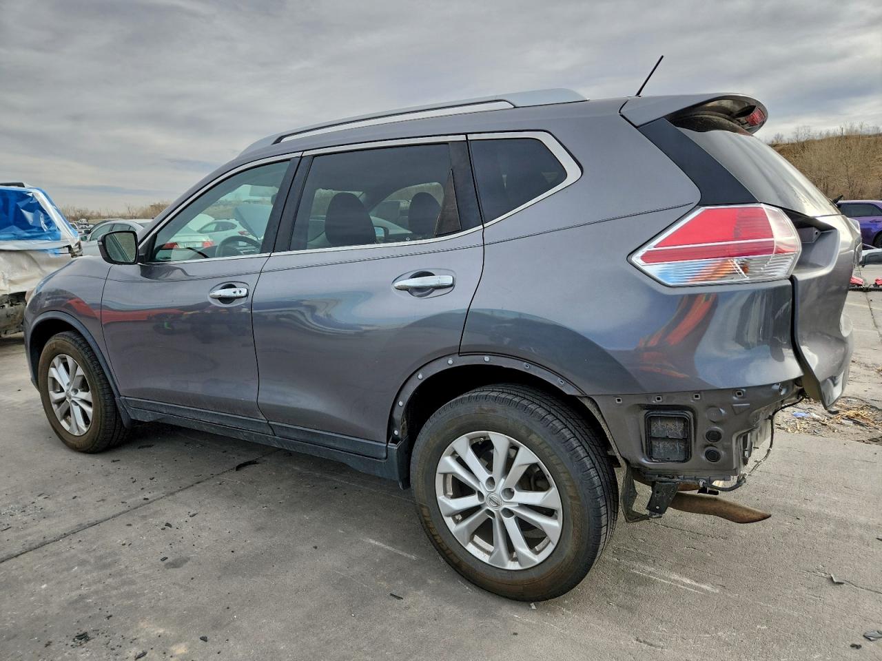 2016 NISSAN ROGUE S photo 2