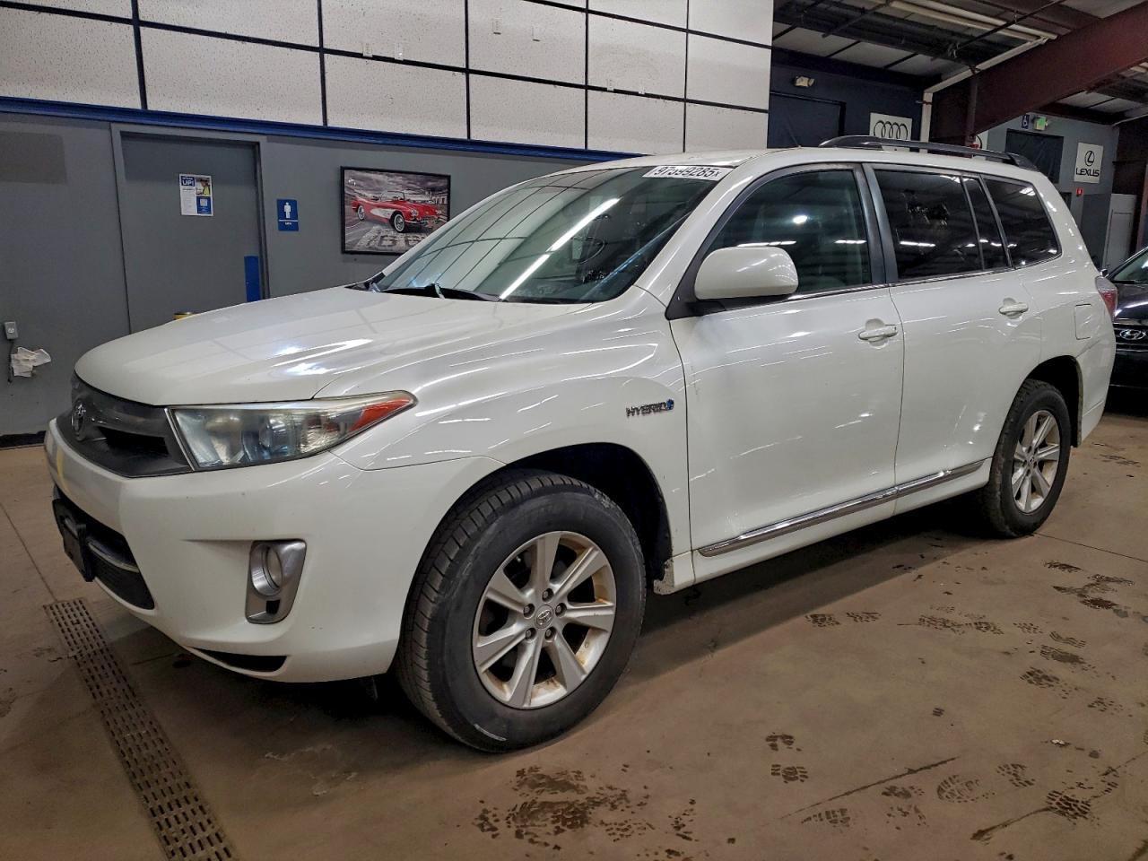 2011 TOYOTA HIGHLANDER