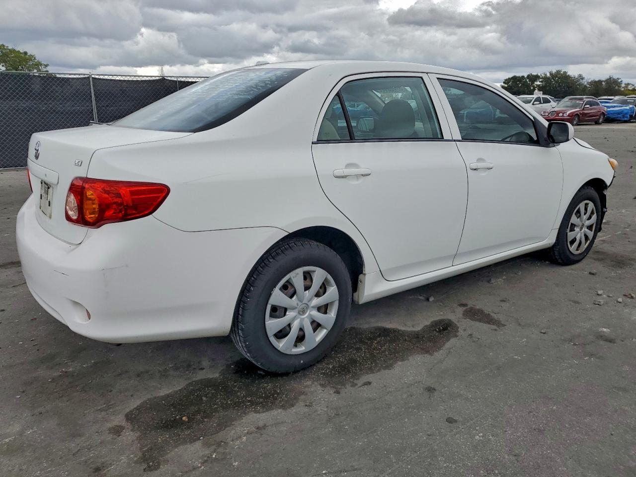 2010 TOYOTA COROLLA BASE photo 3