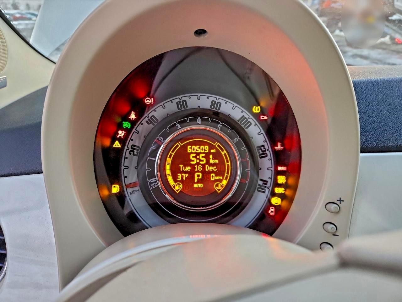 2012 FIAT 500 LOUNGE photo 9