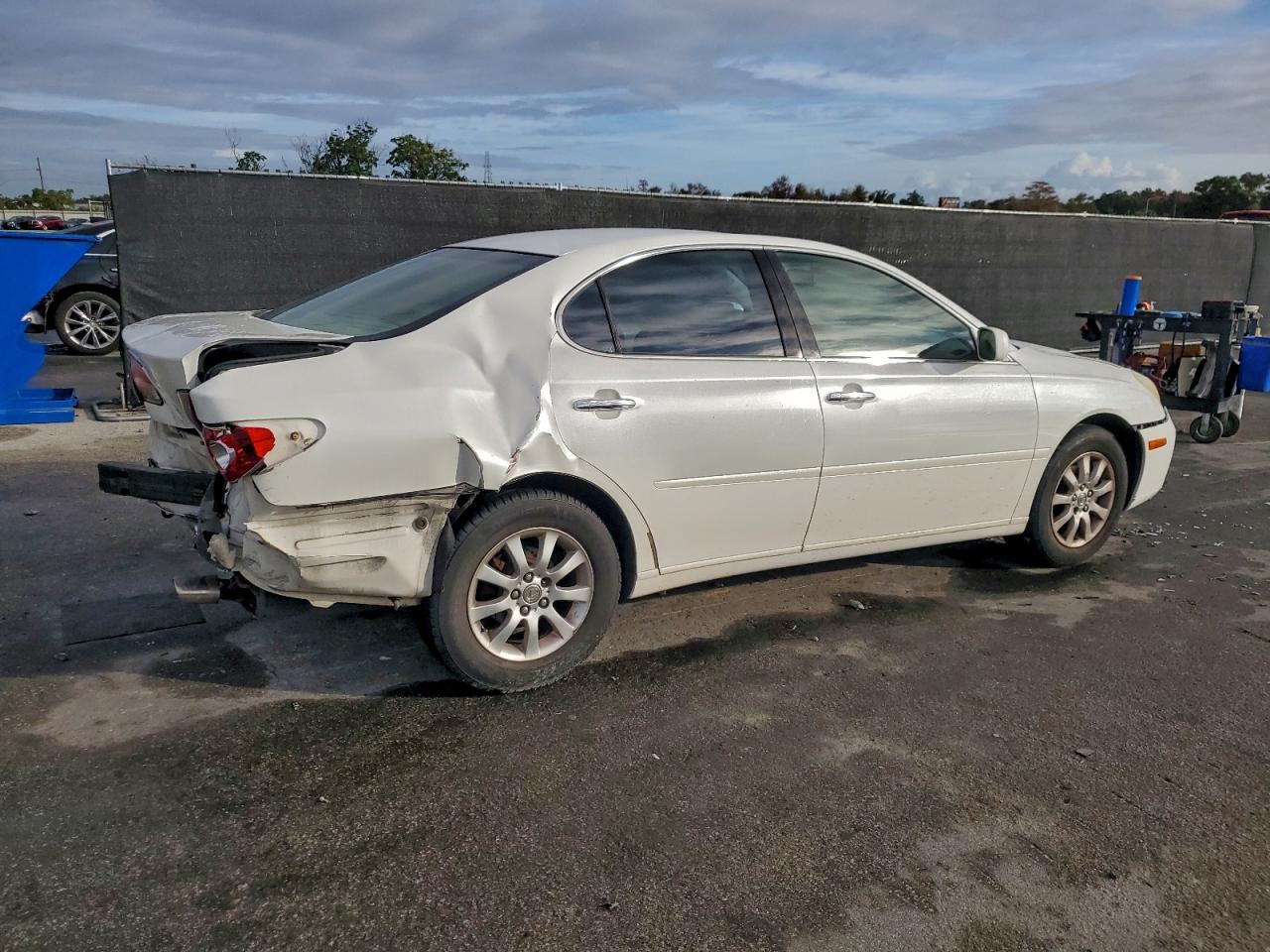 2003 LEXUS ES 300 photo 3