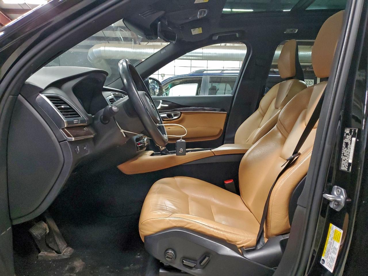 2019 VOLVO XC90 T6 MOMENTUM photo 13