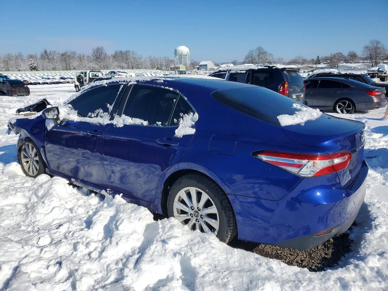 2018 TOYOTA CAMRY L photo 3