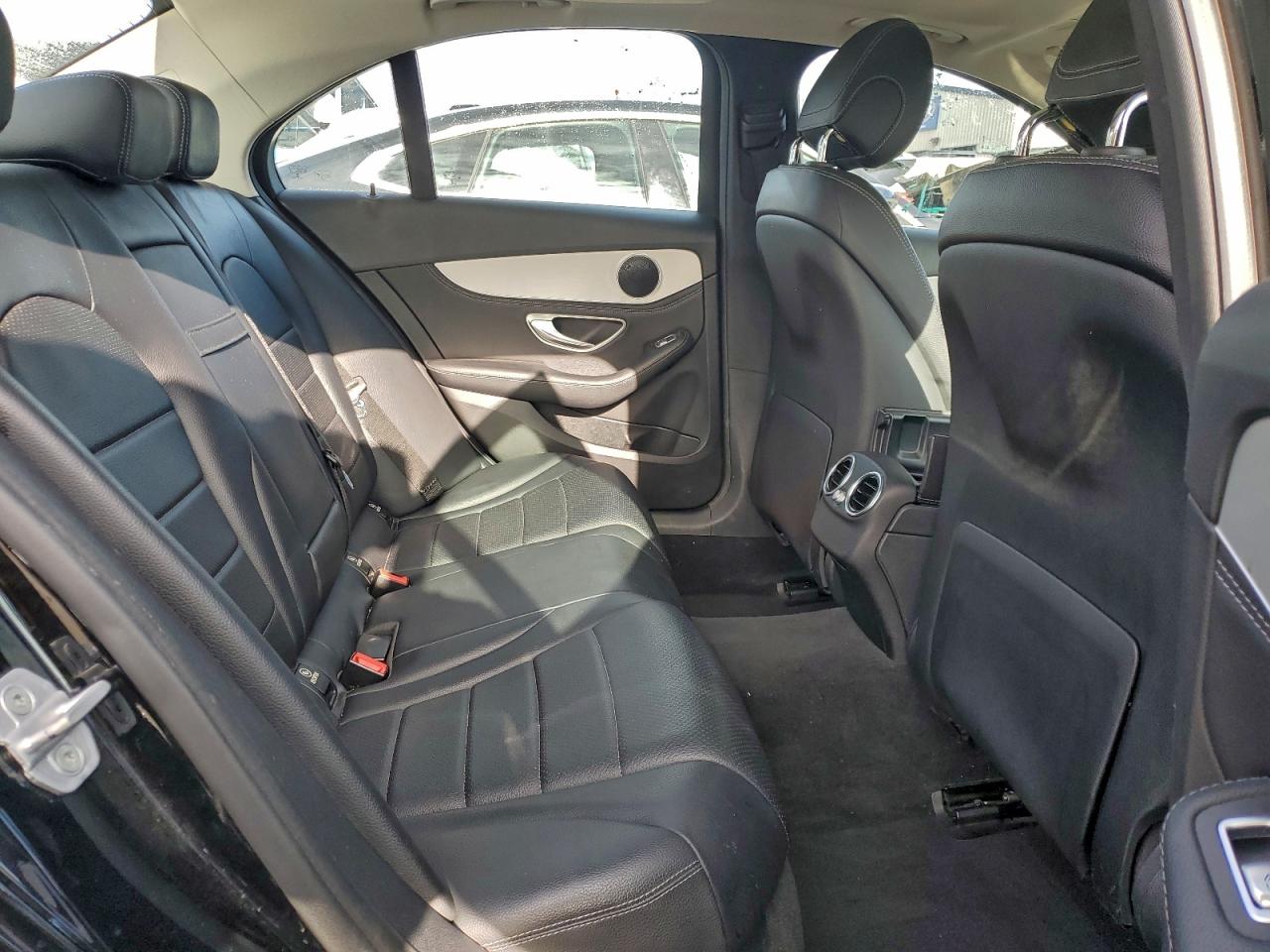 2015 MERCEDES-BENZ C 300 photo 10