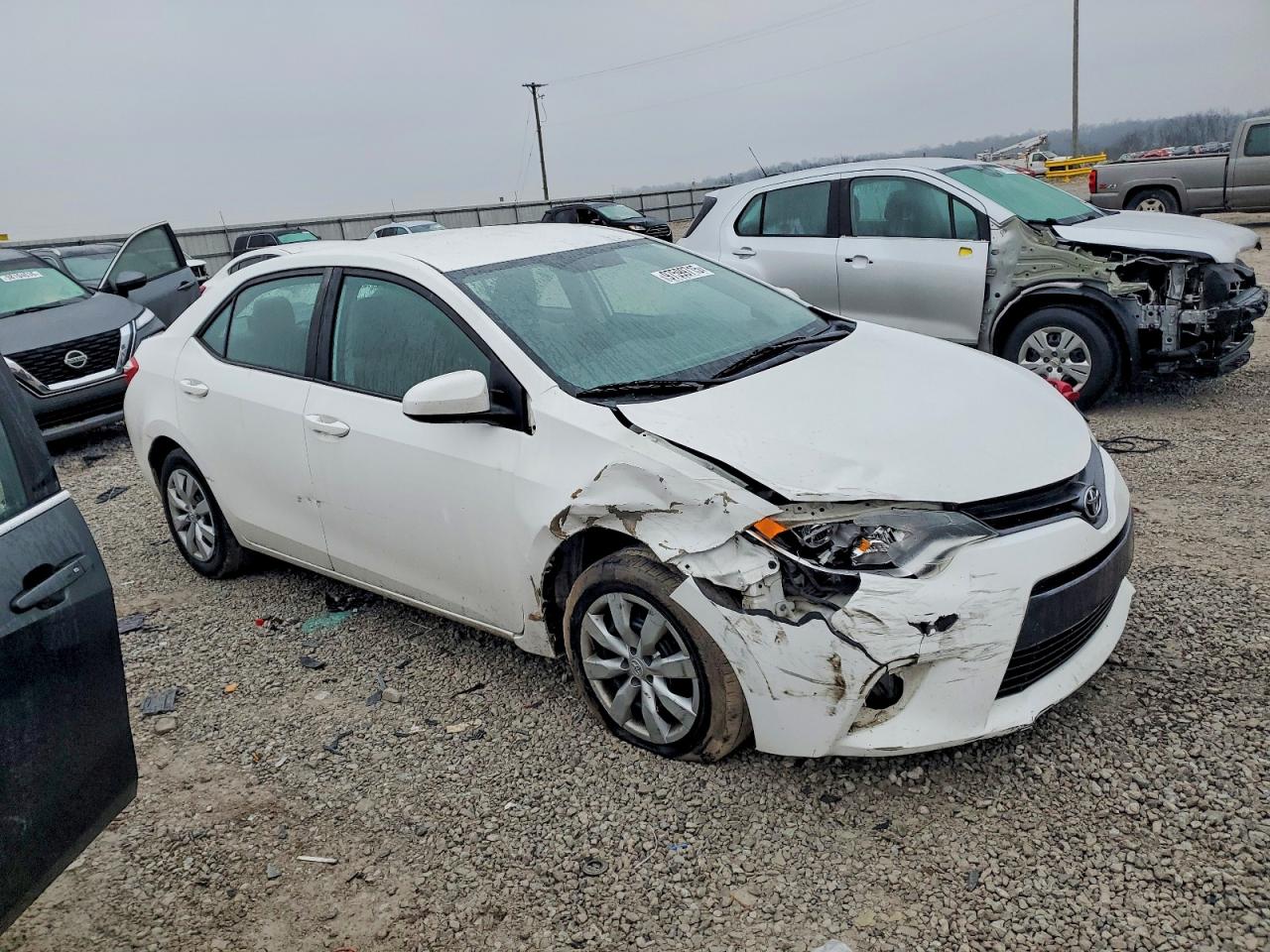 2015 TOYOTA COROLLA L photo 4