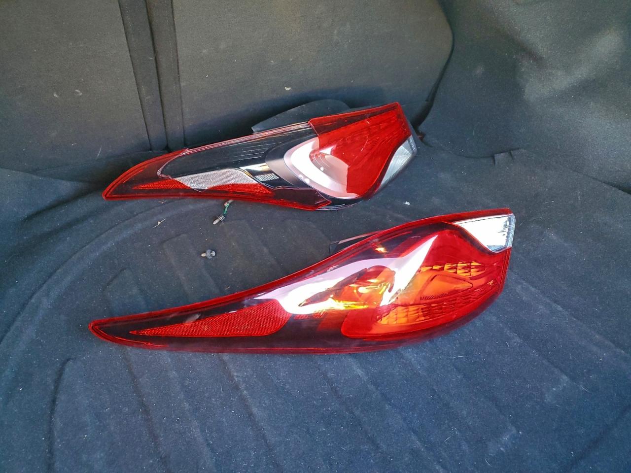 2014 HYUNDAI ELANTRA SE photo 12