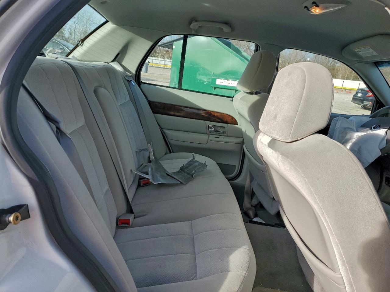 2005 MERCURY GRAND MARQUIS GS photo 10