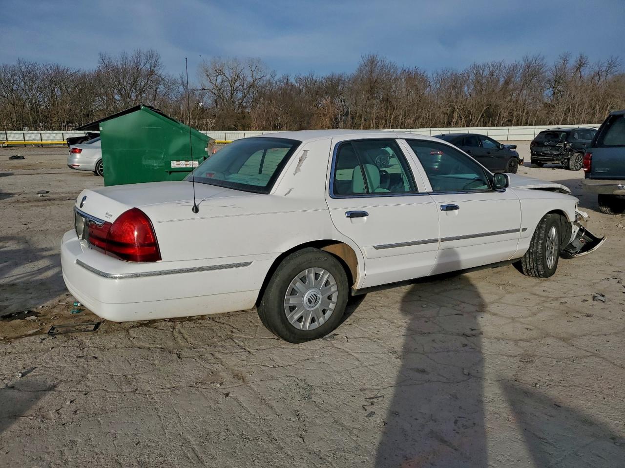 2005 MERCURY GRAND MARQUIS GS photo 3