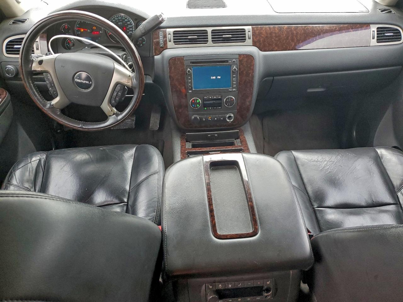 2011 GMC YUKON XL DENALI photo 8