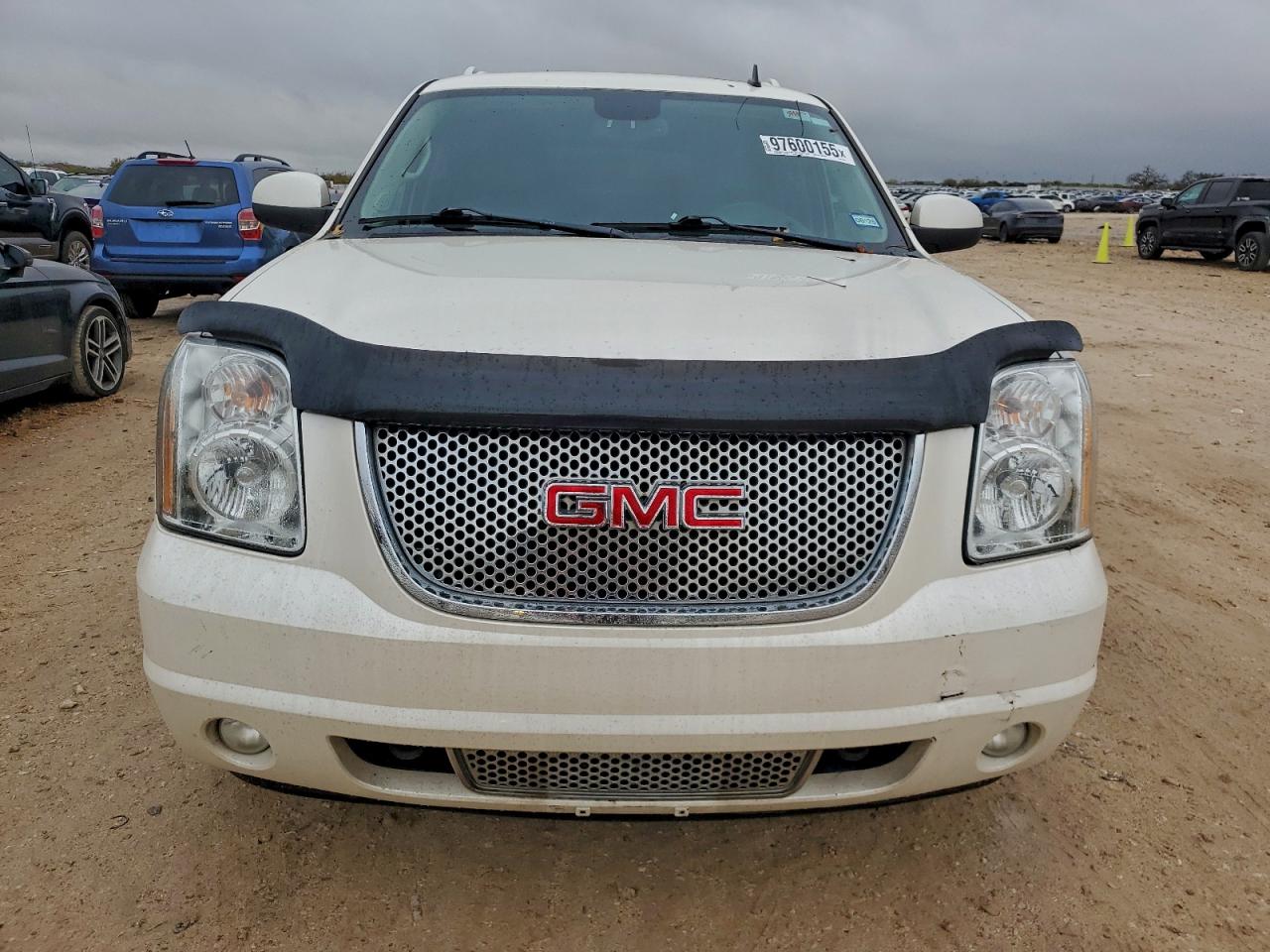 2011 GMC YUKON XL DENALI photo 5