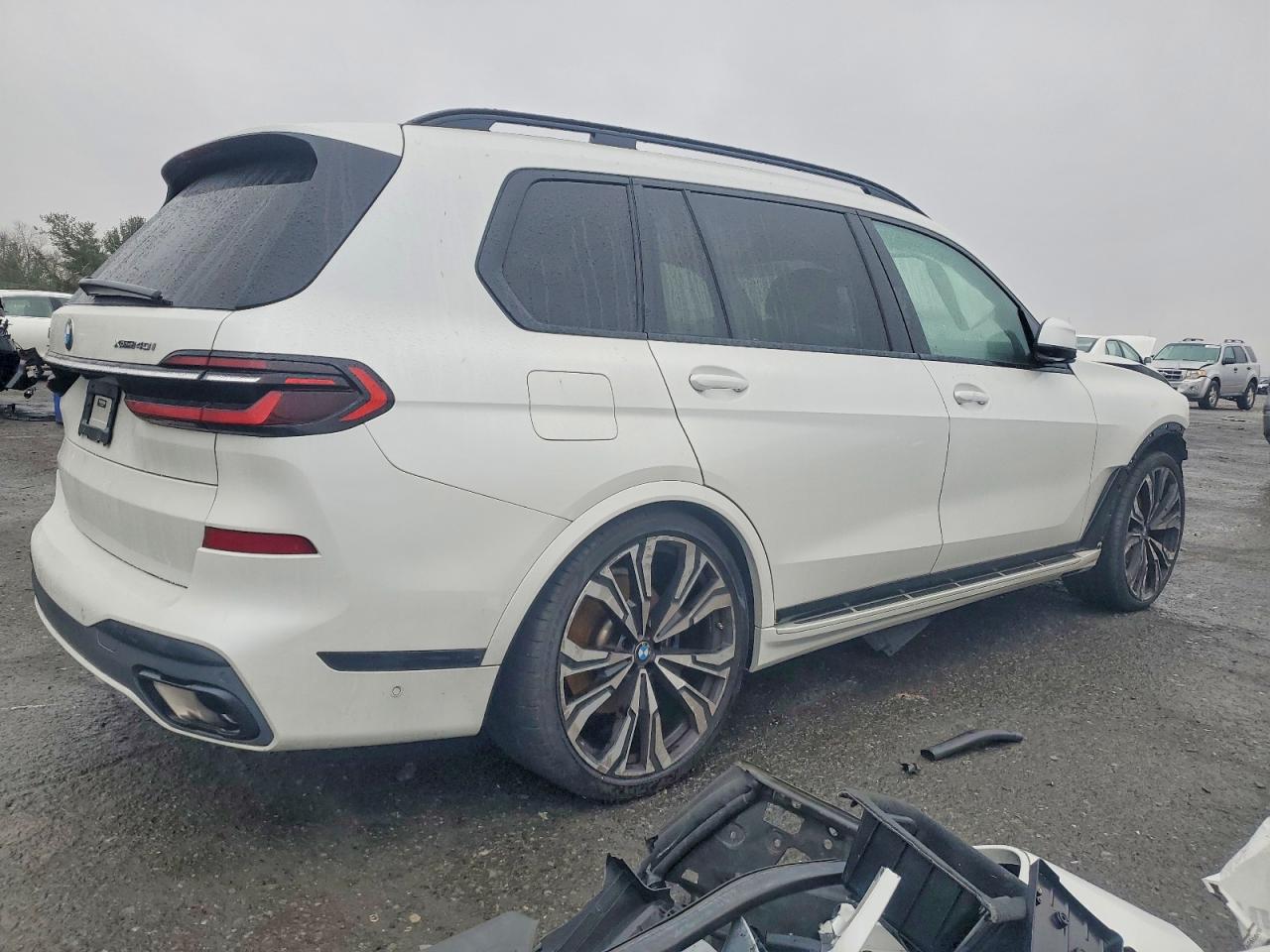 2023 BMW X7 XDRIVE40I photo 3