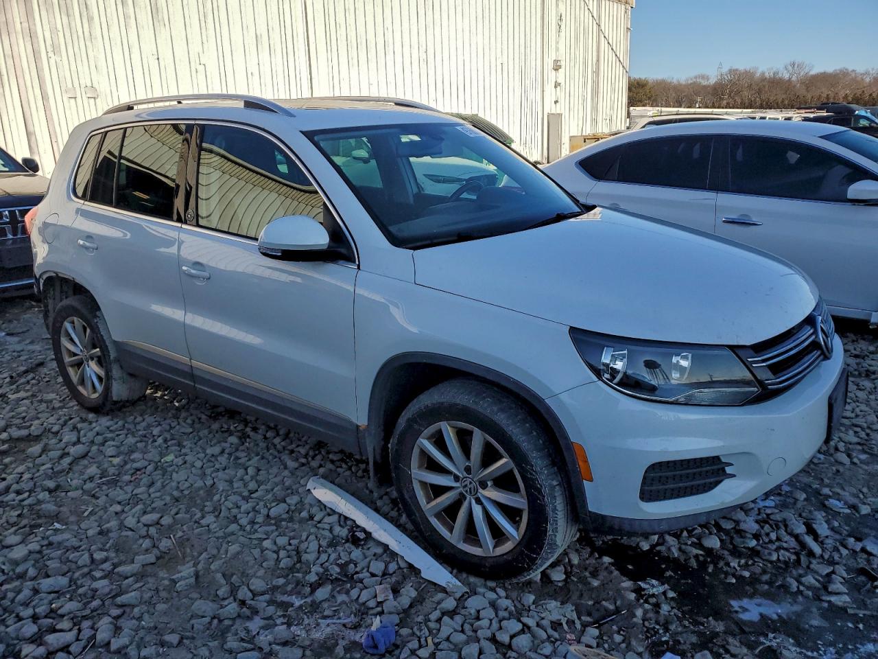2017 VOLKSWAGEN TIGUAN WOLFSBURG photo 4
