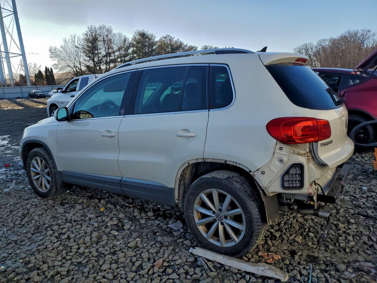 2017 VOLKSWAGEN TIGUAN WOLFSBURG photo 2