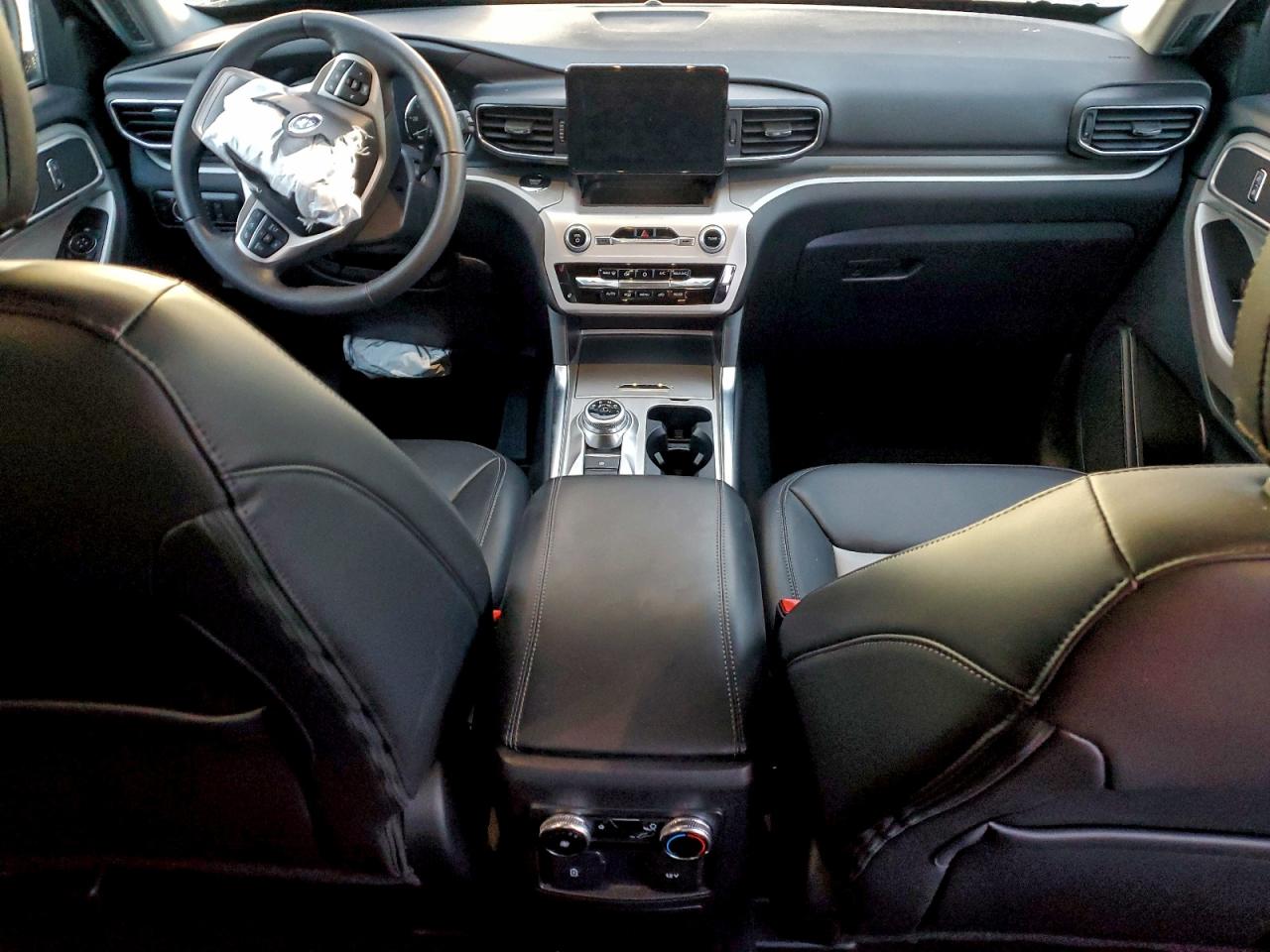 2024 FORD EXPLORER XLT photo 15