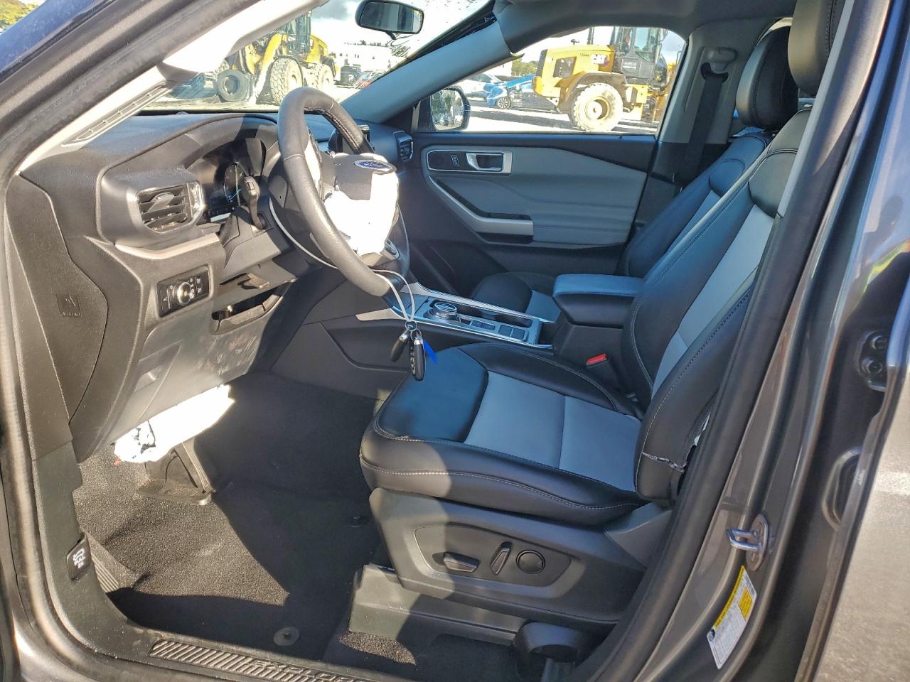 2024 FORD EXPLORER XLT photo 13