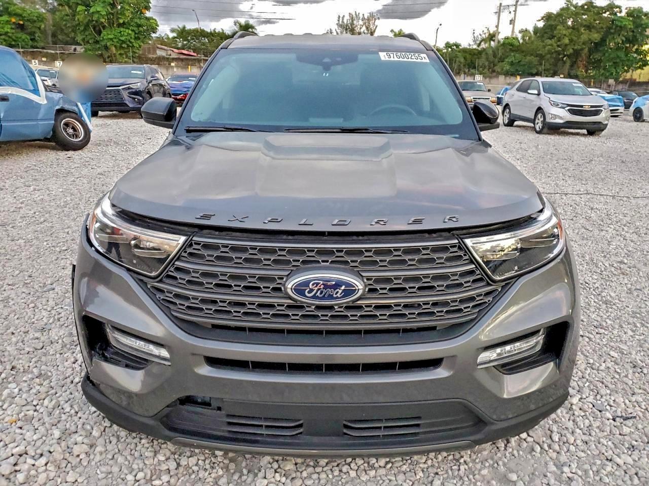2024 FORD EXPLORER XLT photo 9
