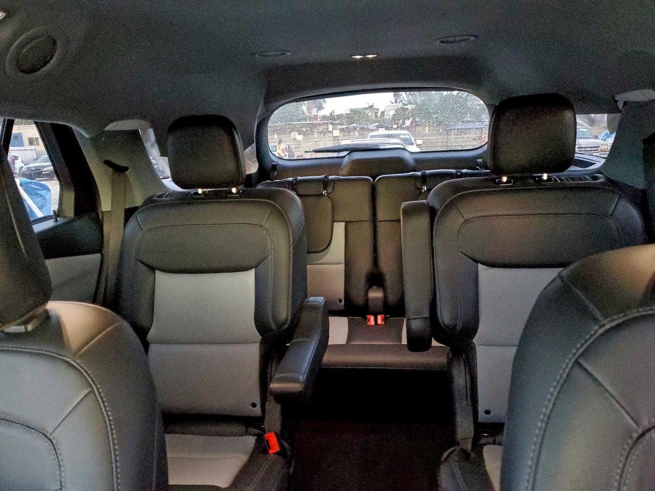2024 FORD EXPLORER XLT photo 19