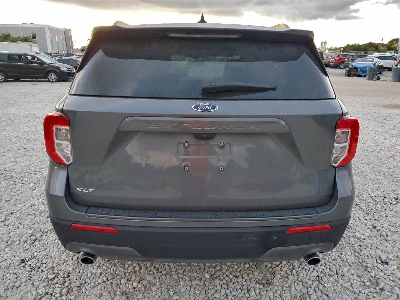 2024 FORD EXPLORER XLT photo 11