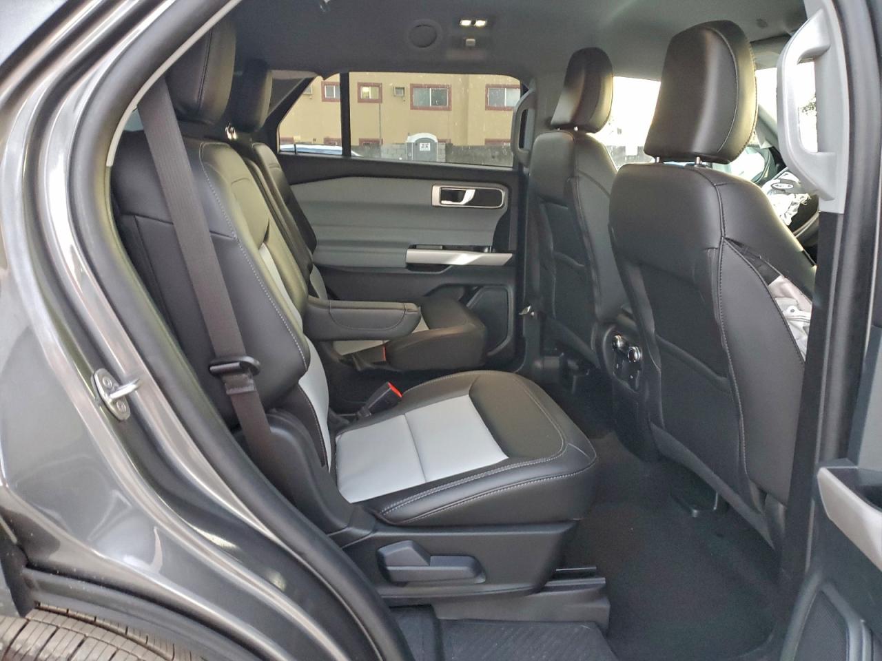 2024 FORD EXPLORER XLT photo 21