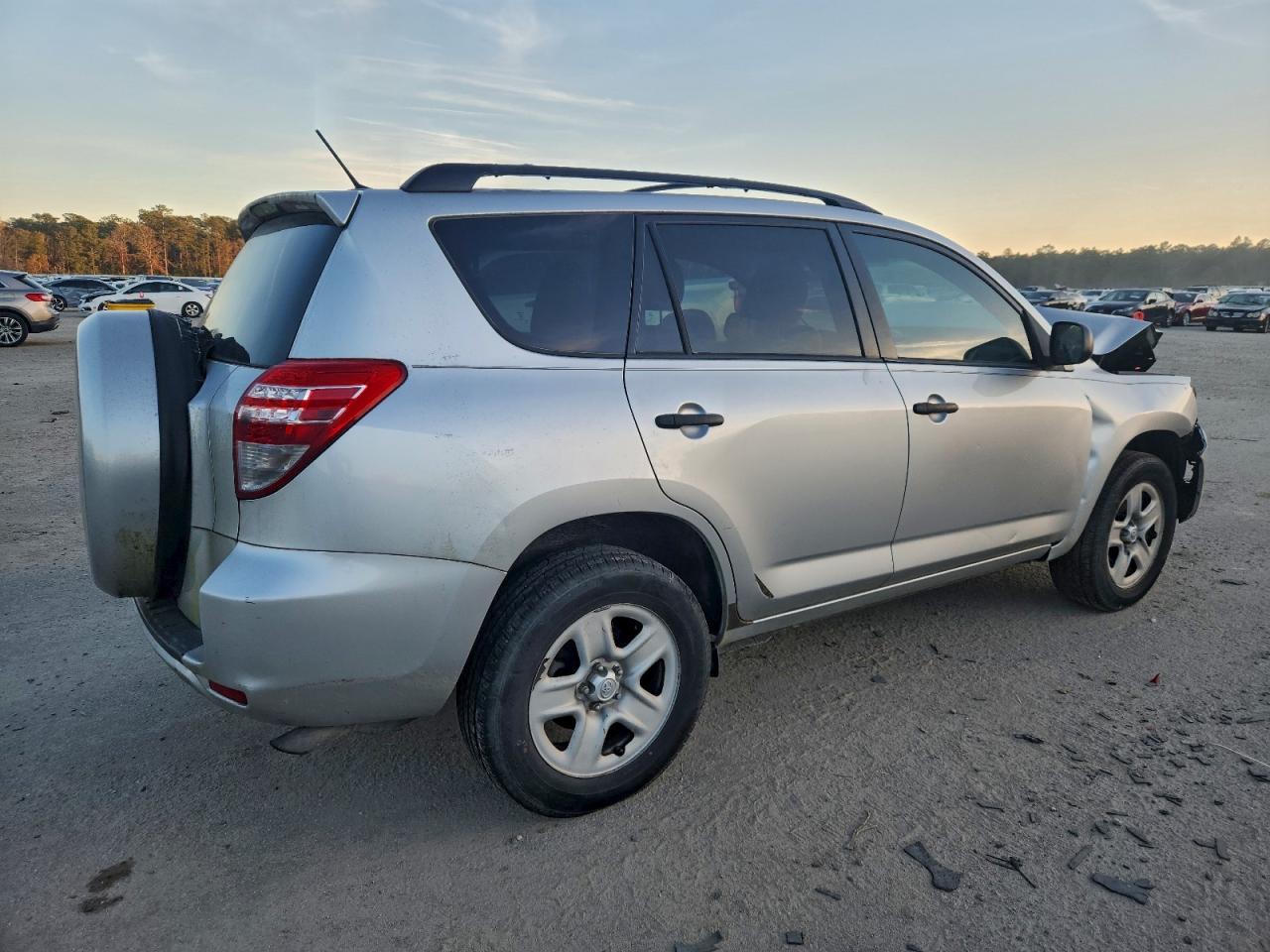 2012 TOYOTA RAV4 photo 3