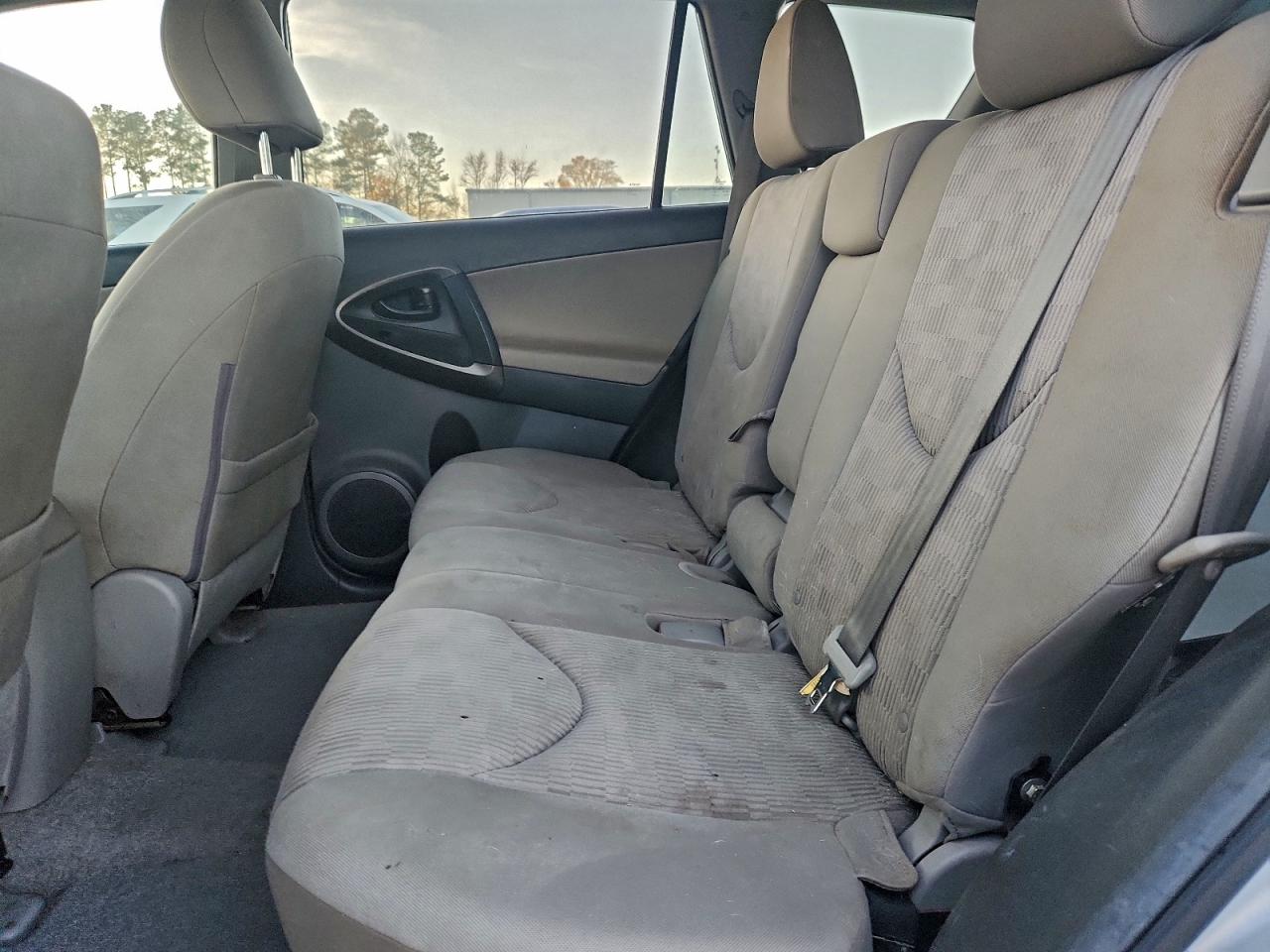 2012 TOYOTA RAV4 photo 10