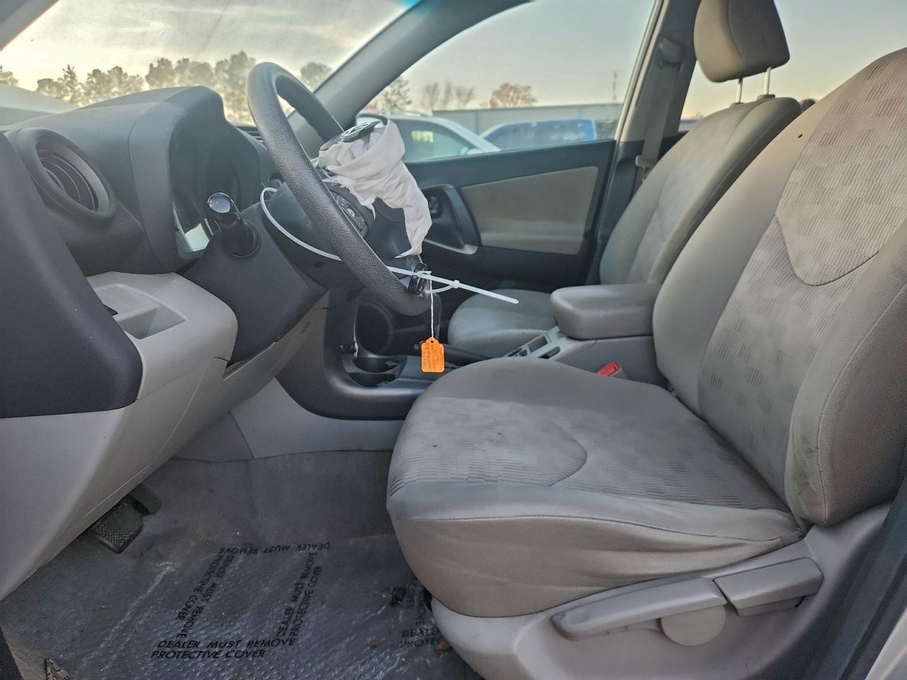 2012 TOYOTA RAV4 photo 7