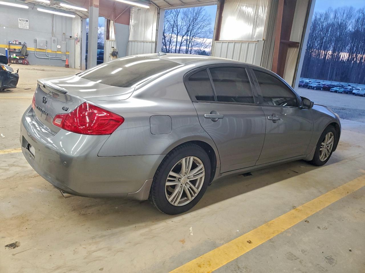 2011 INFINITI G37 BASE photo 3