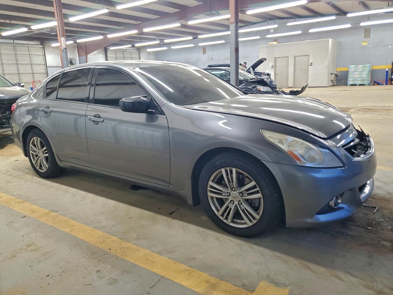 2011 INFINITI G37 BASE photo 4