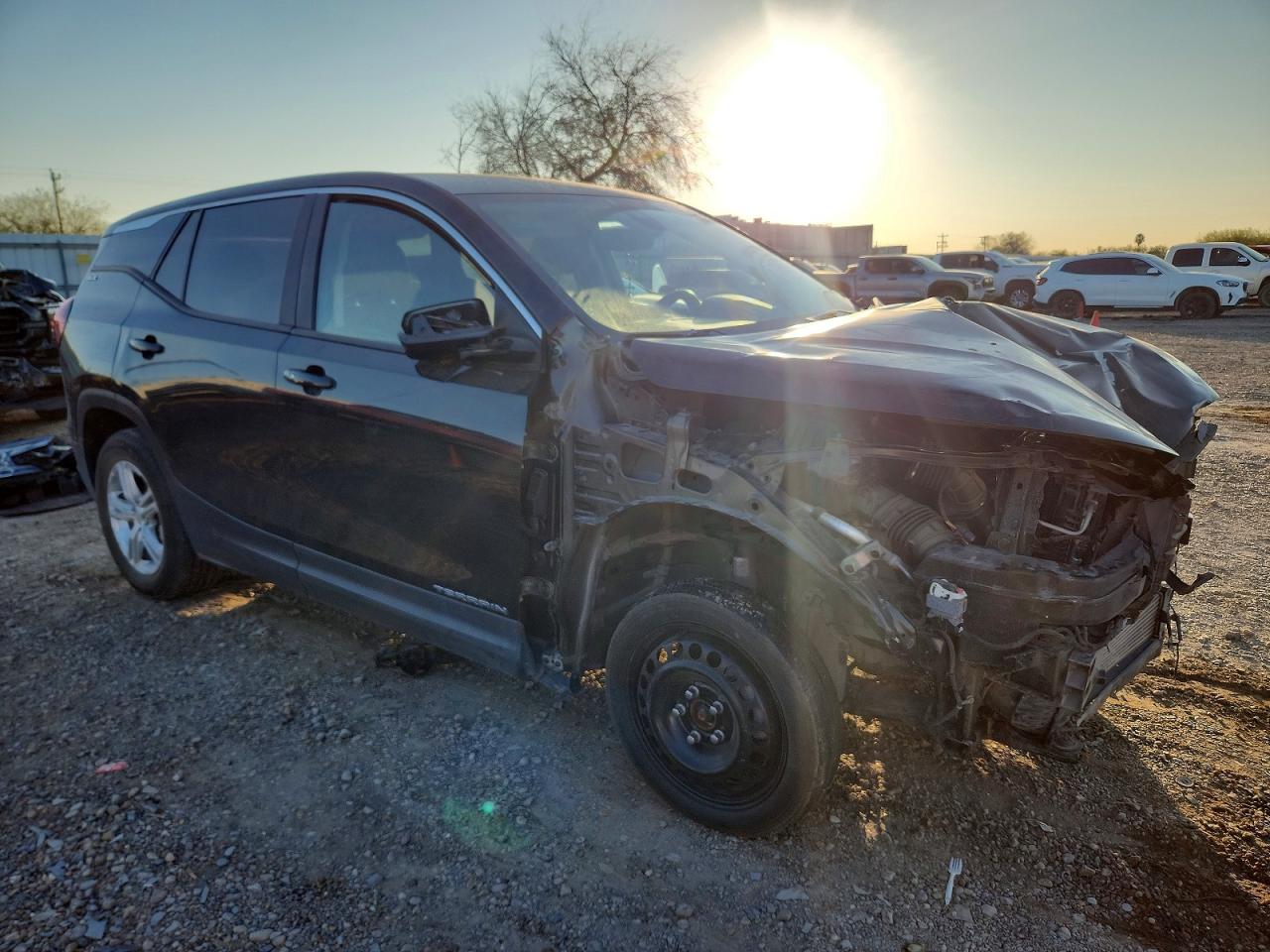 2024 GMC TERRAIN SLE photo 4