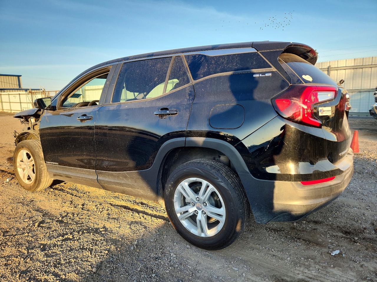 2024 GMC TERRAIN SLE photo 2