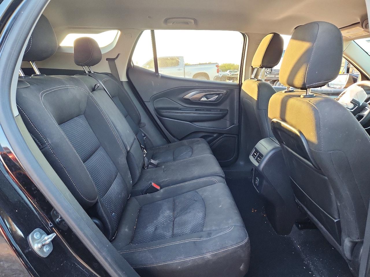 2024 GMC TERRAIN SLE photo 10