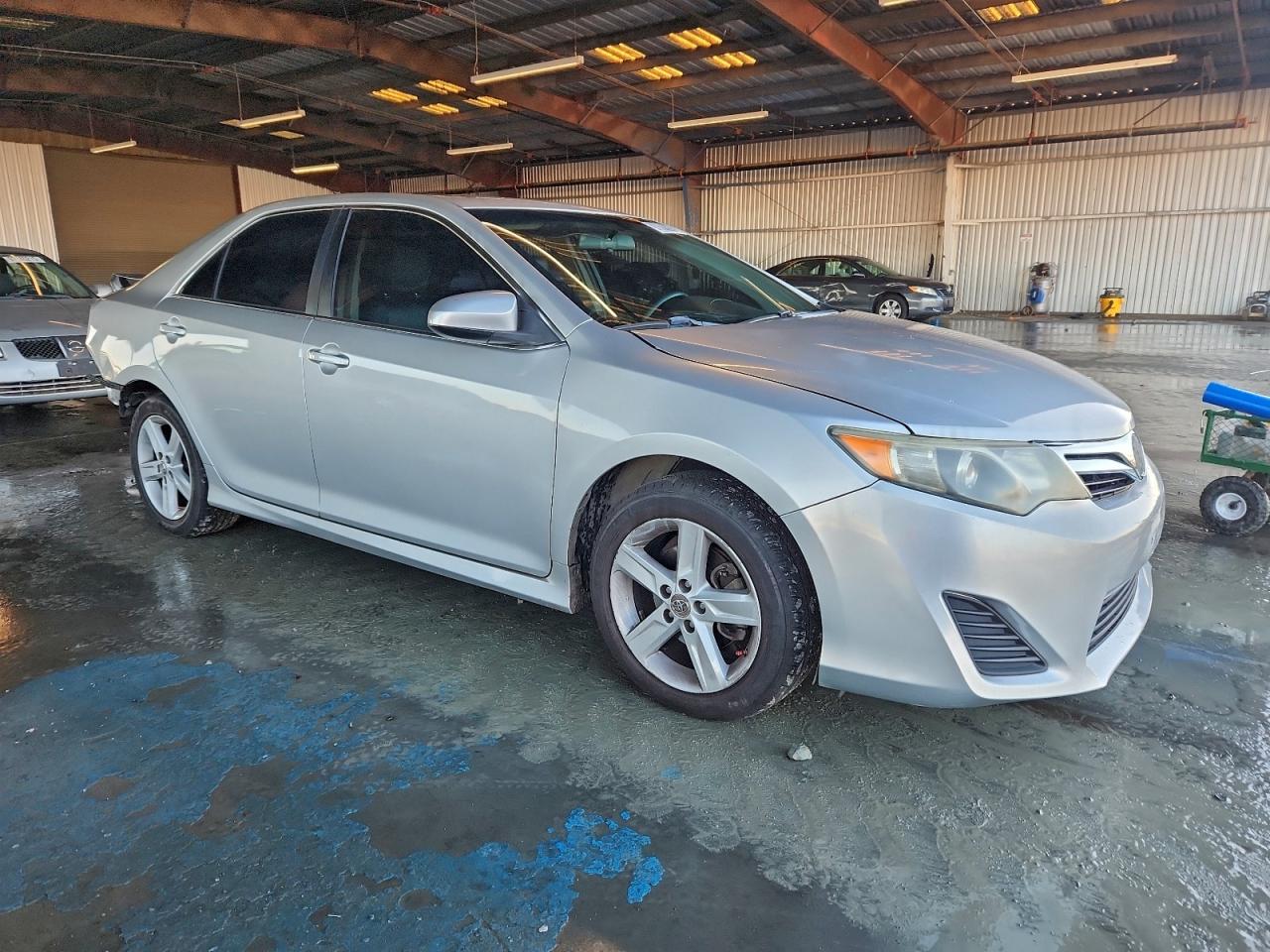 2012 TOYOTA CAMRY BASE photo 4