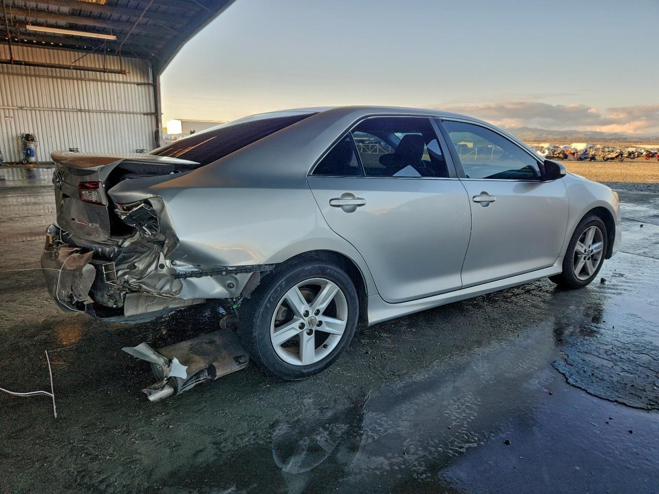 2012 TOYOTA CAMRY BASE photo 3
