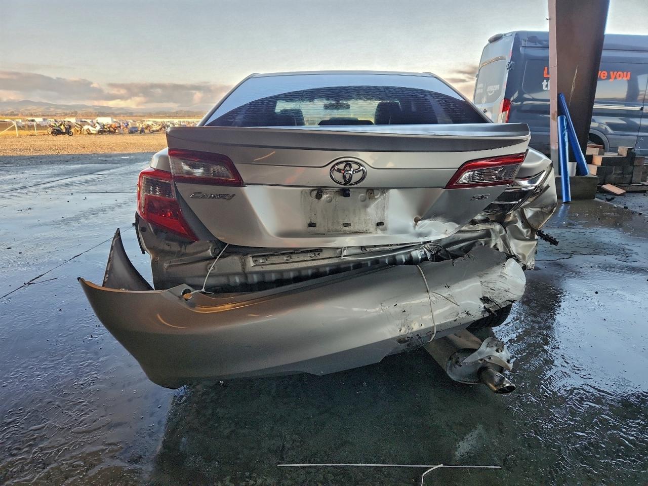 2012 TOYOTA CAMRY BASE photo 6