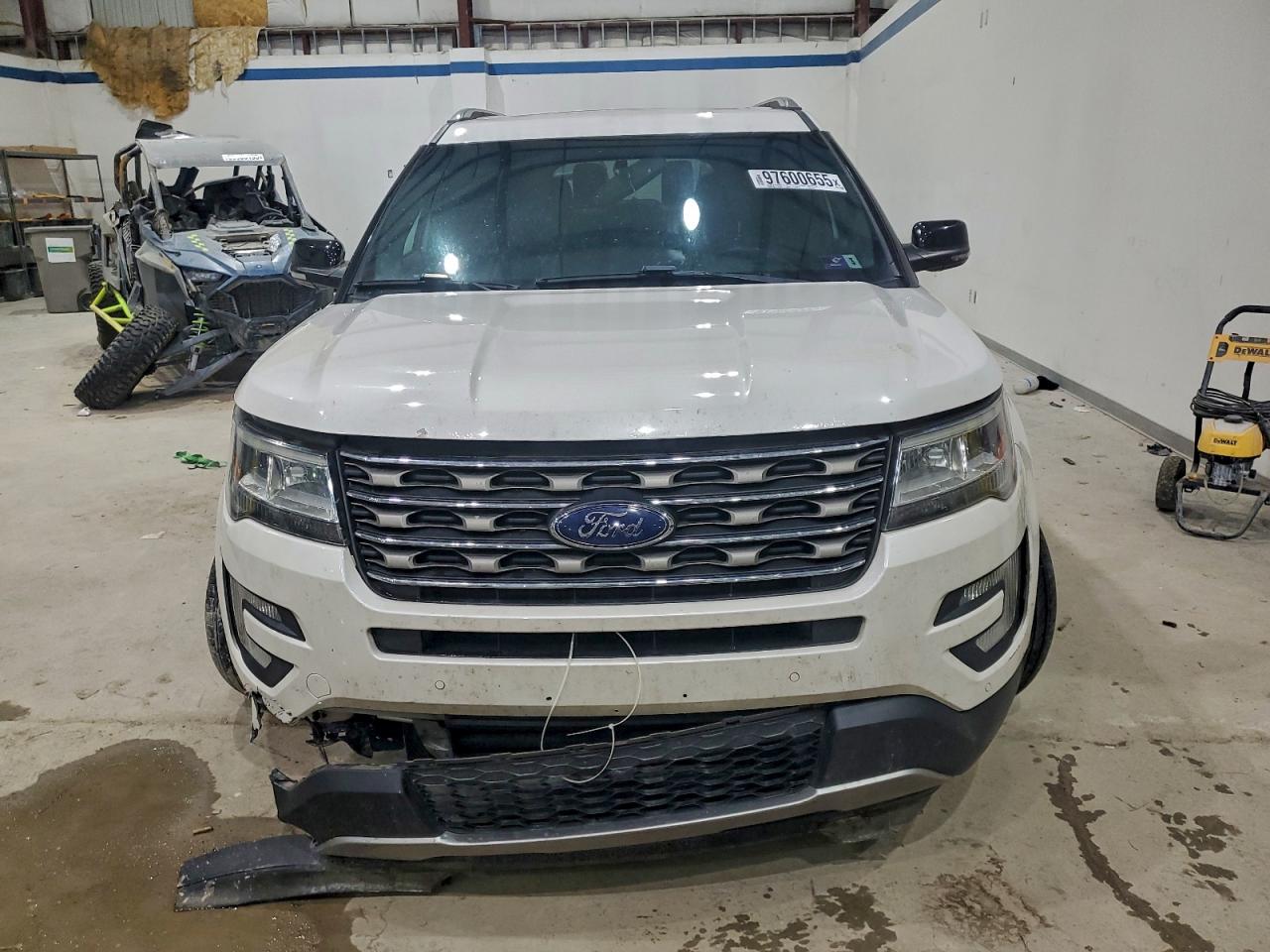 2016 FORD EXPLORER XLT photo 9